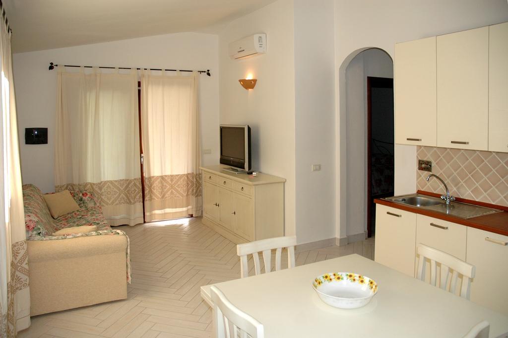 Holiday Homes Stella Marina ซาน เตโอโดโร ห้อง รูปภาพ